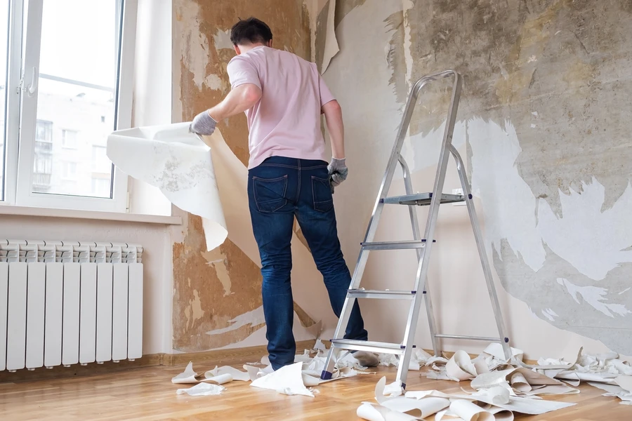 How Professional Wallpaper Removal Protects Your Walls in Aurora, IL
