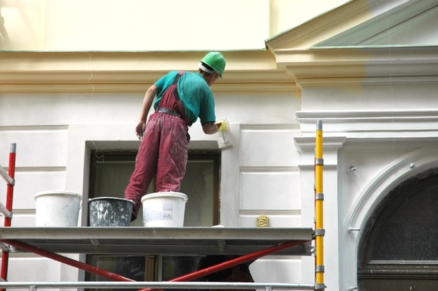 Why Weather Matters In Exterior Painting Services in Aurora, IL